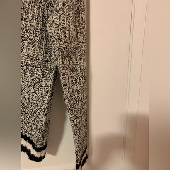 Black V-Neck Knit Sweater - Picture 10 of 11